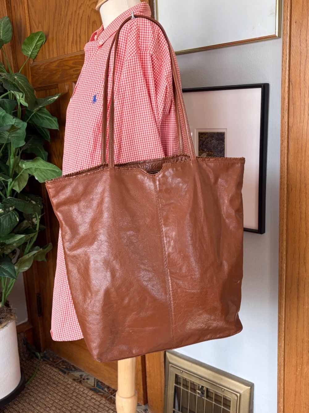 Latico Rich Tan Soft Leather Gemma Tote Bag Lightweight Cellphone Pocket